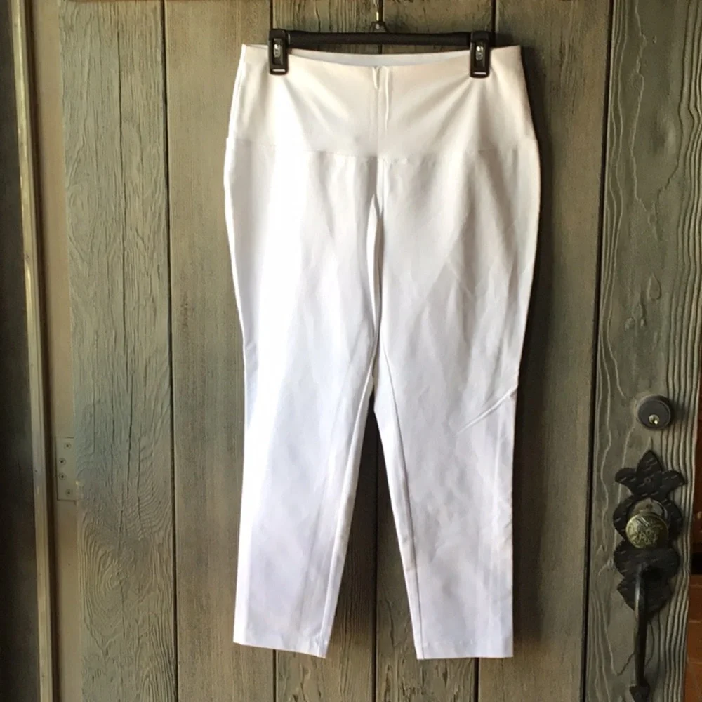NWOT Chico’s Zenergy White Leggings - Picture 1 of 5